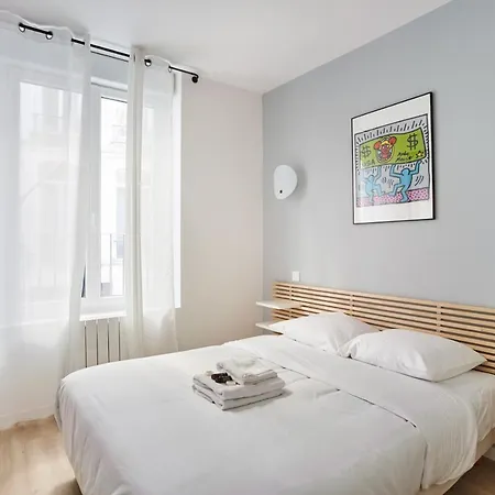 Apartment Center Of By Prestige Paris