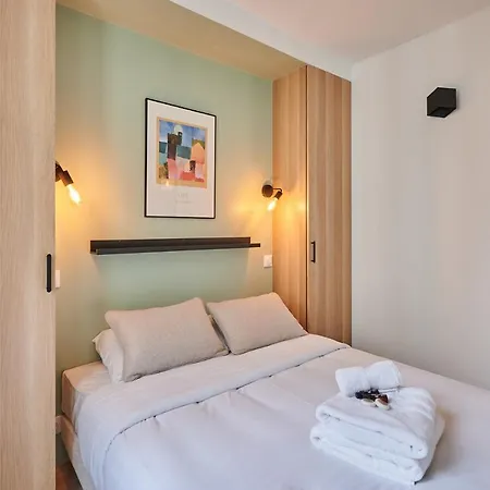 Apartment Center Of By Prestige Paris